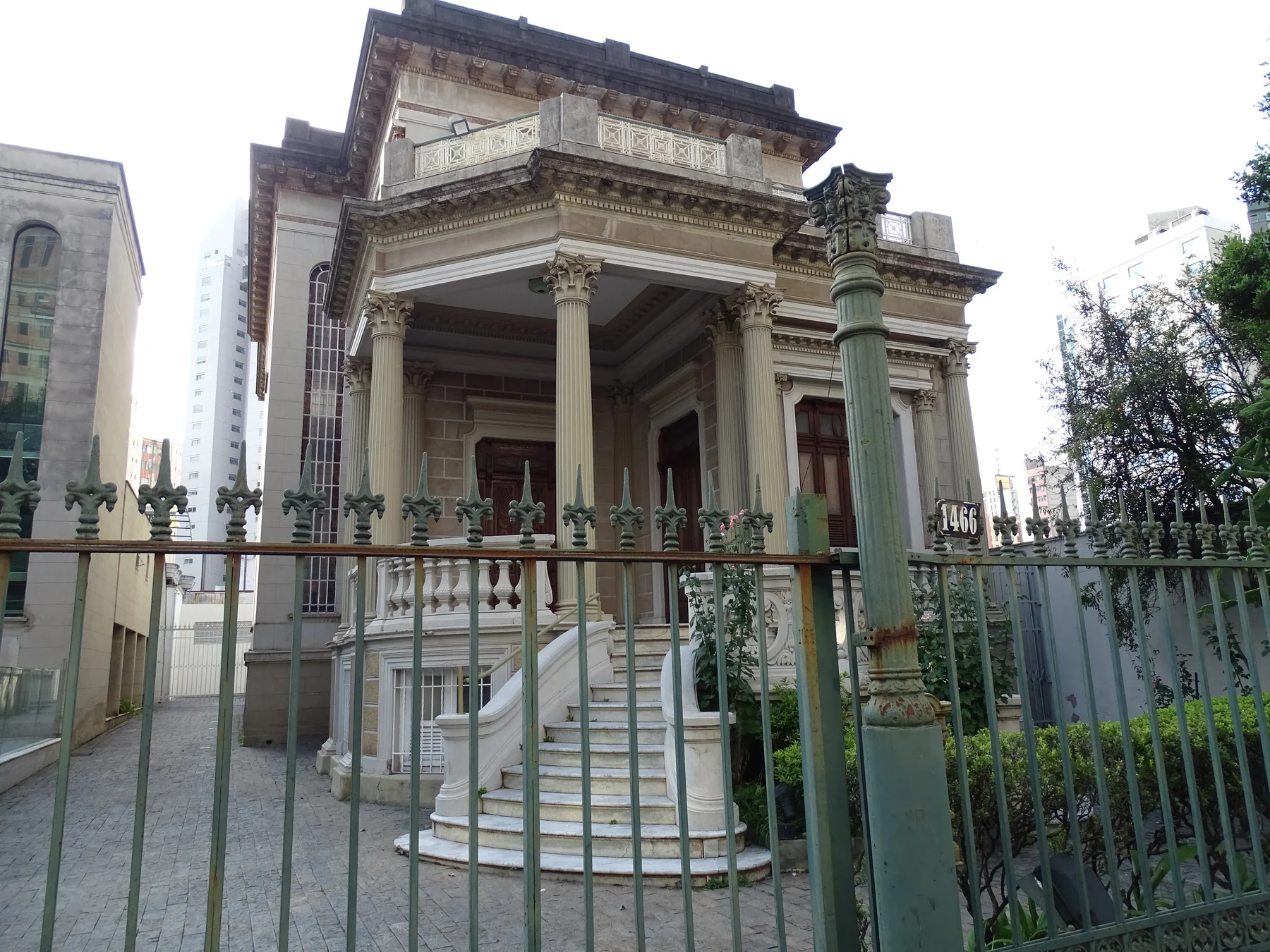 Fachada da Academia Mineira de Letras, em Belo Horizonte